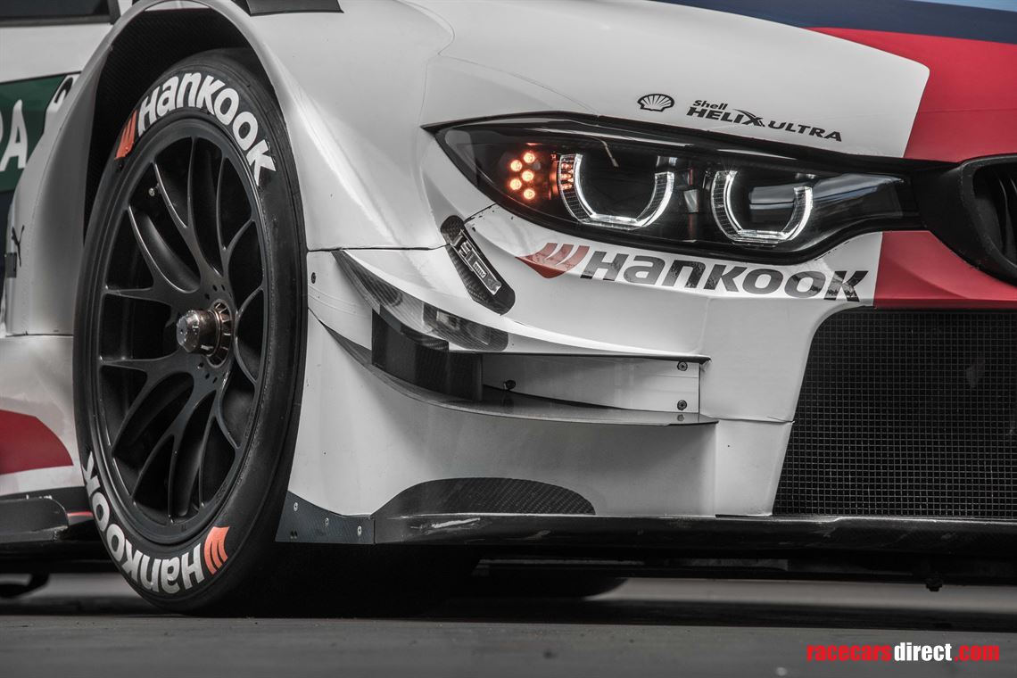 bmw-m4-dtm-rolling-chassis-show-car-simulator