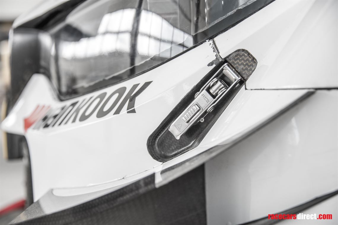 bmw-m4-dtm-rolling-chassis-show-car-simulator