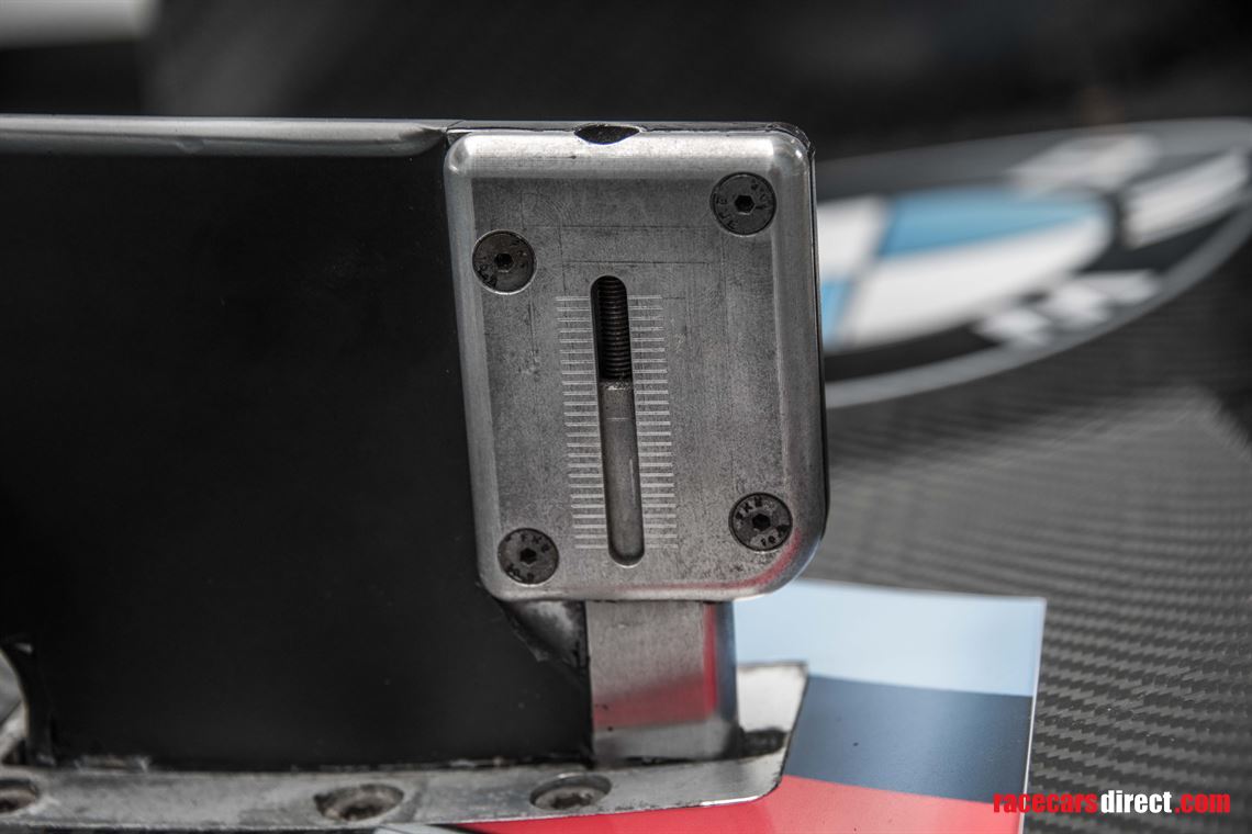 bmw-m4-dtm-rolling-chassis-show-car-simulator