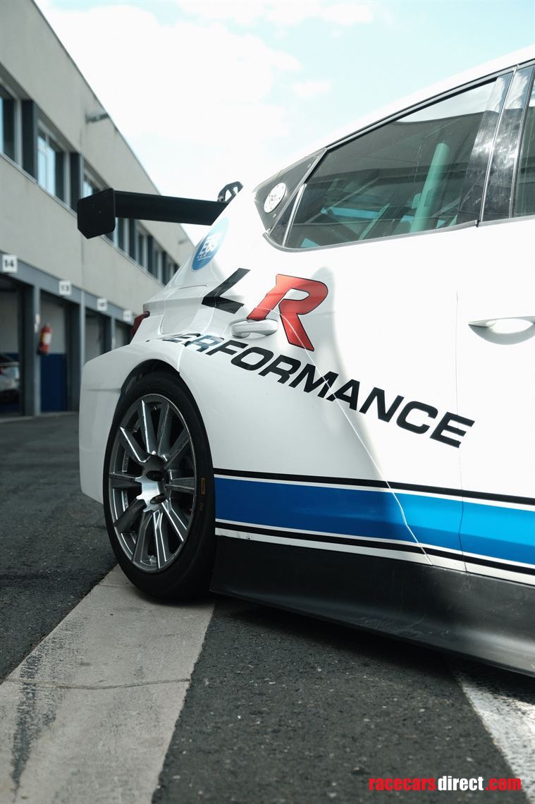 seat-leon-cupra-v3-tcr-dsg-350hp