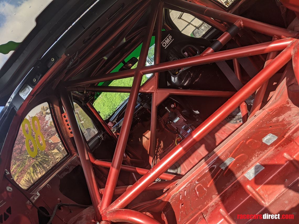 bmw-compact-28-race-sold