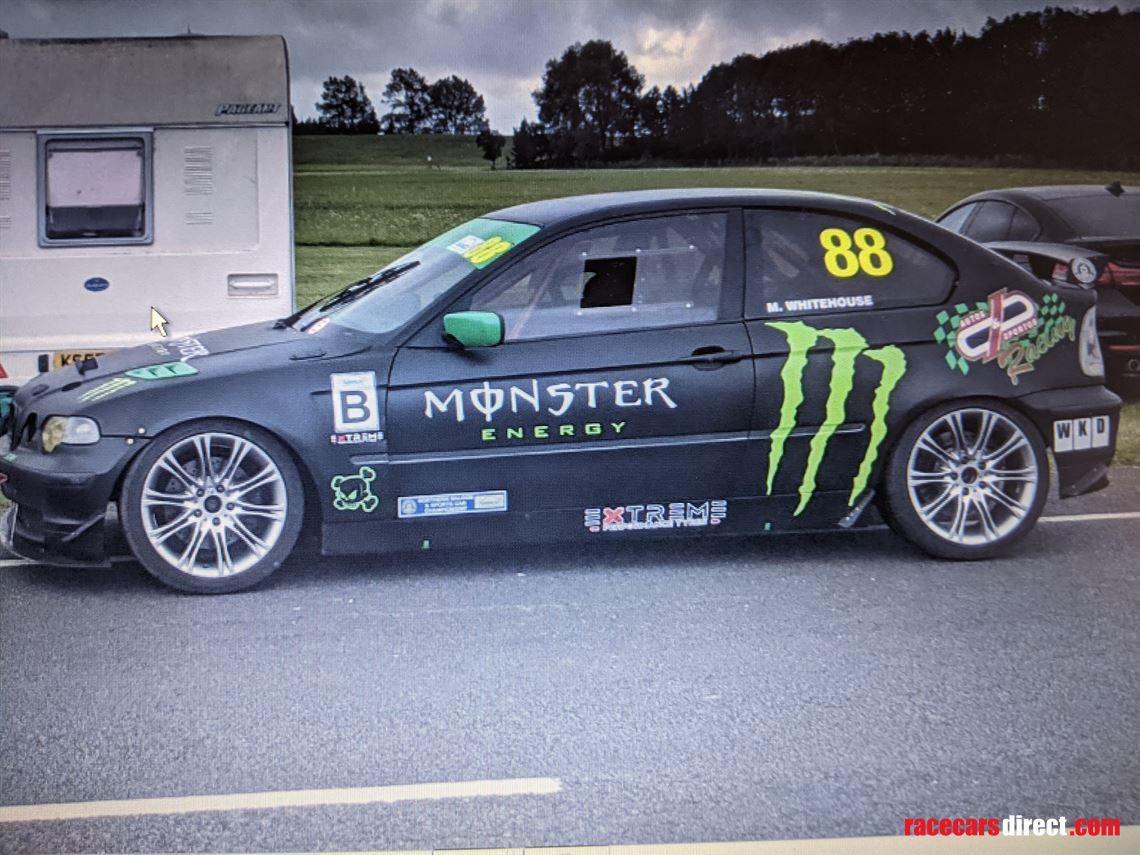 bmw-compact-28-race-sold