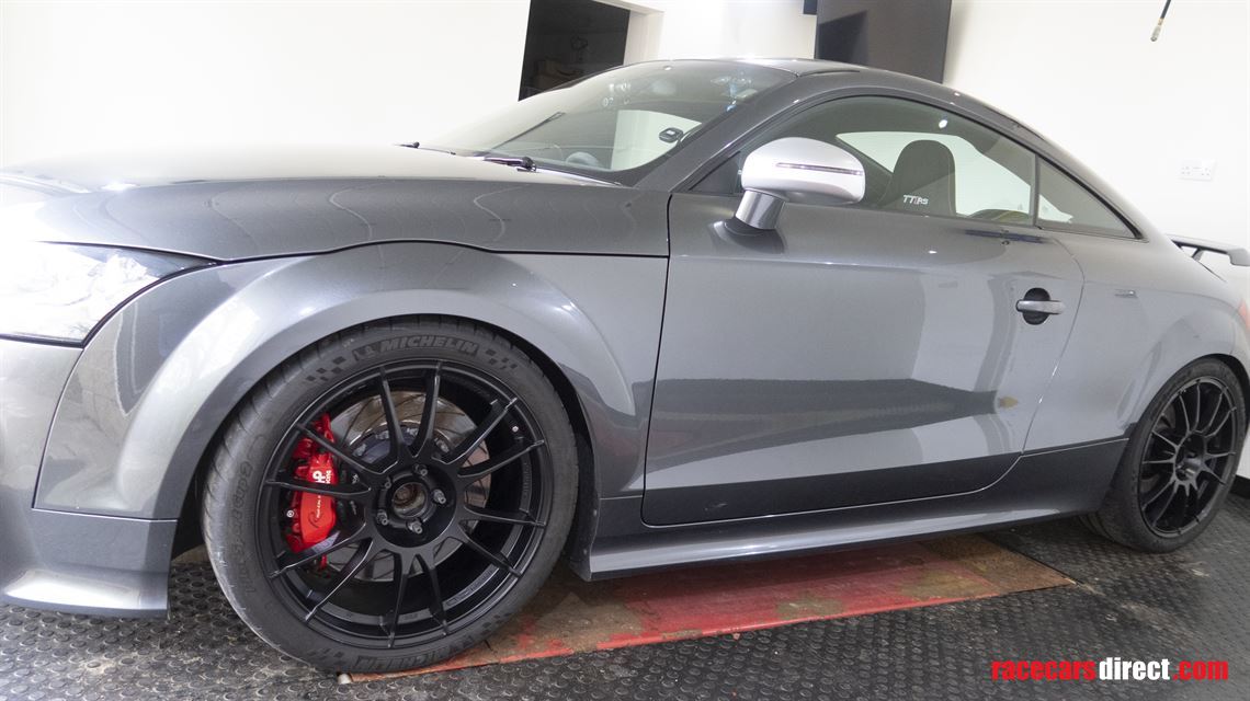 audi-tt-rs-endurance-long-distance-tracktrip