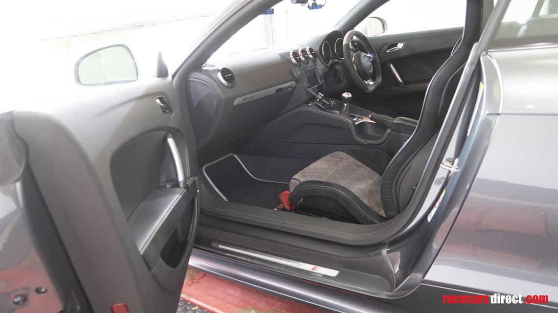 audi-tt-rs-endurance-long-distance-tracktrip