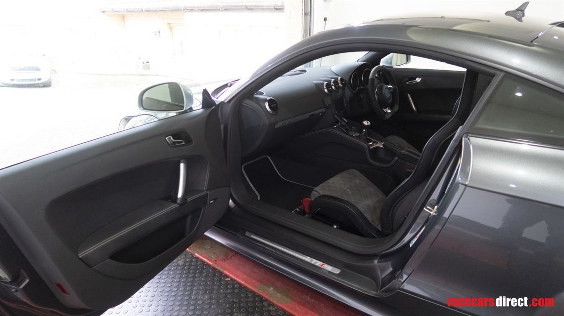 audi-tt-rs-endurance-long-distance-tracktrip