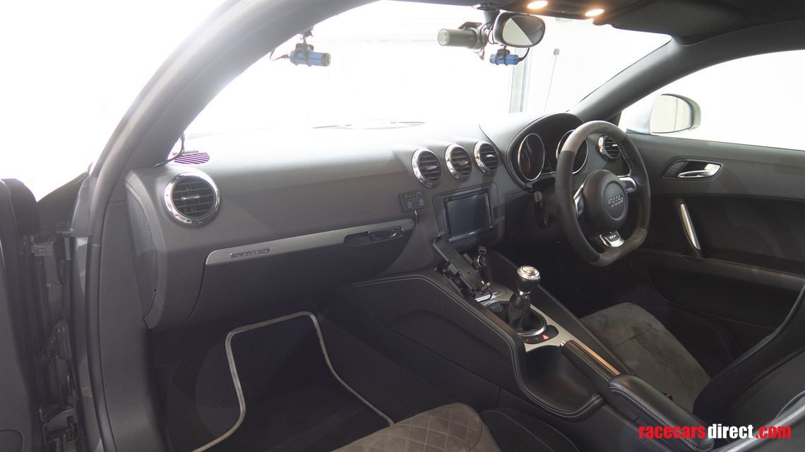 audi-tt-rs-endurance-long-distance-tracktrip