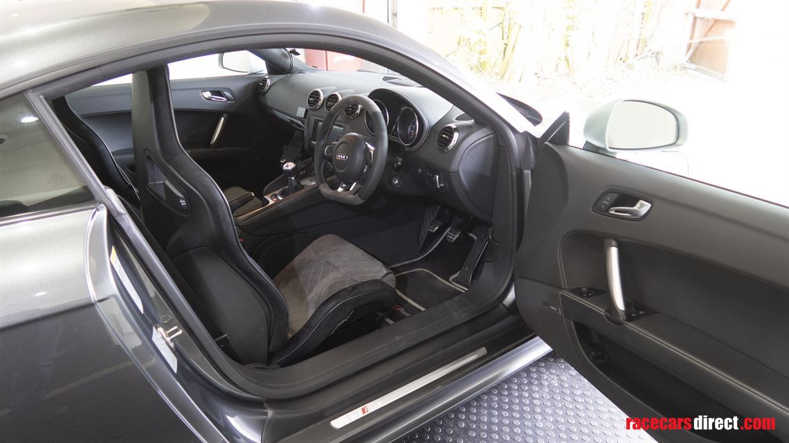 audi-tt-rs-endurance-long-distance-tracktrip