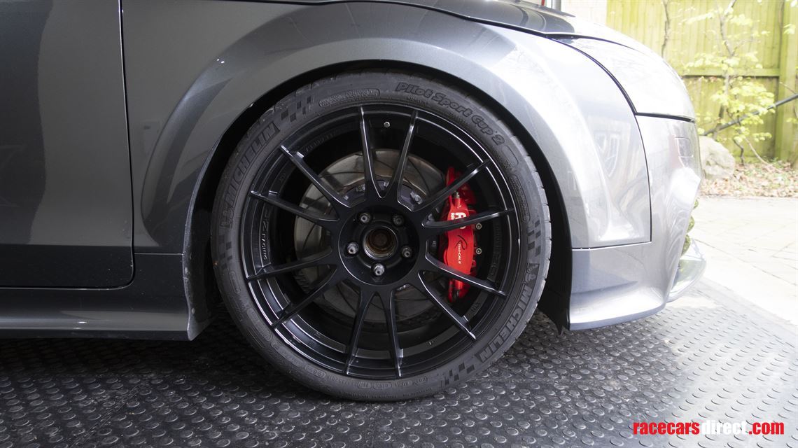 audi-tt-rs-endurance-long-distance-tracktrip