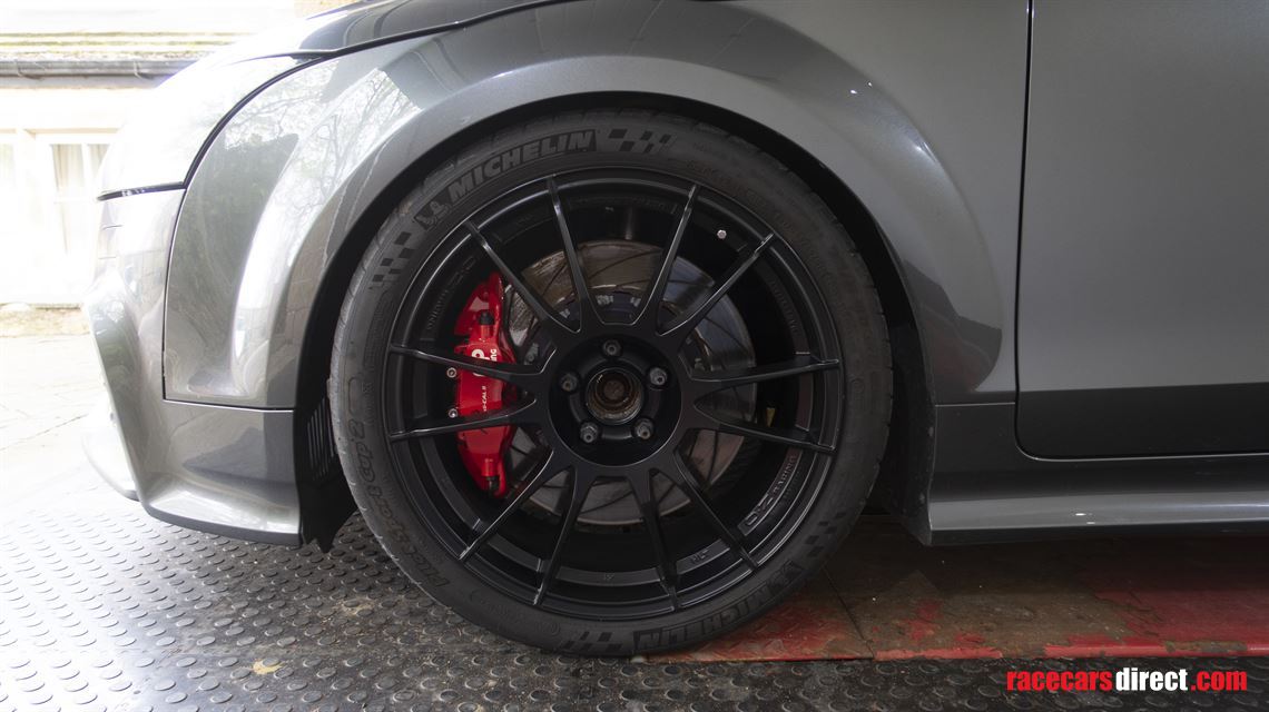 audi-tt-rs-endurance-long-distance-tracktrip