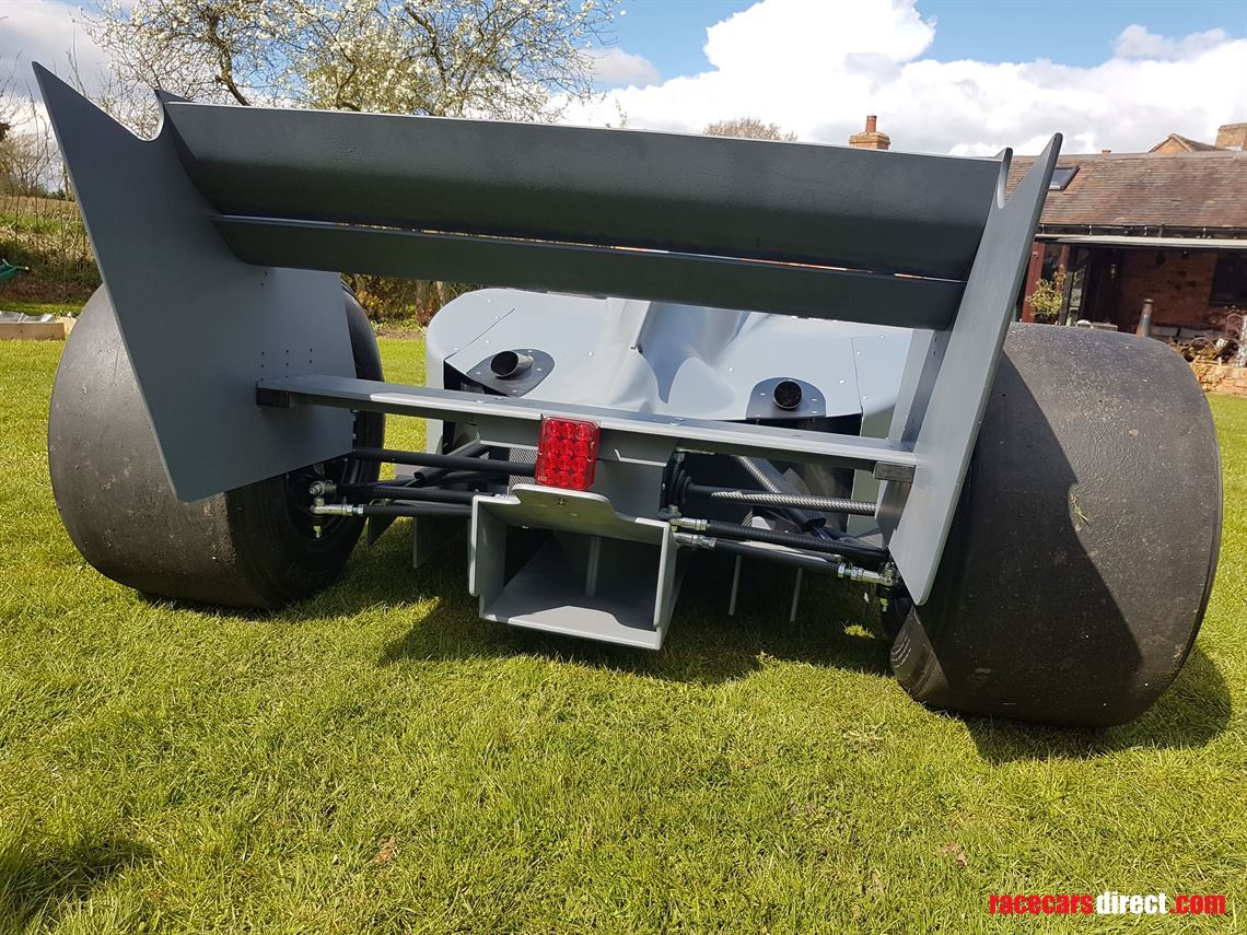 f1-full-size-show-car