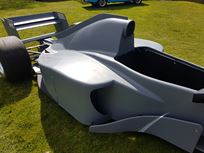 f1-full-size-show-car