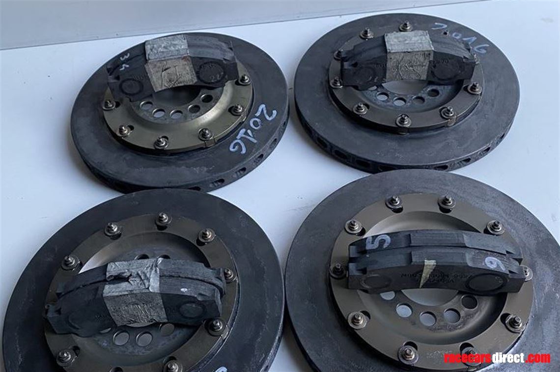 carbon-brake-discs-pads-world-series