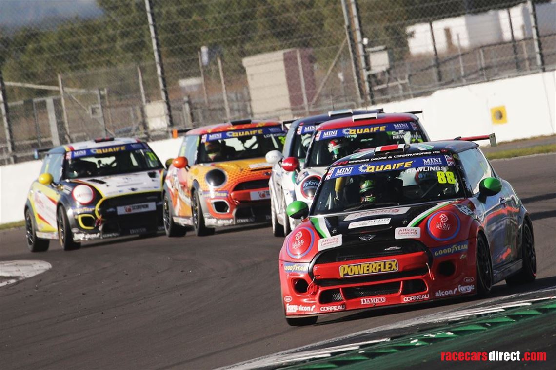 mini-jcw-challenge-car