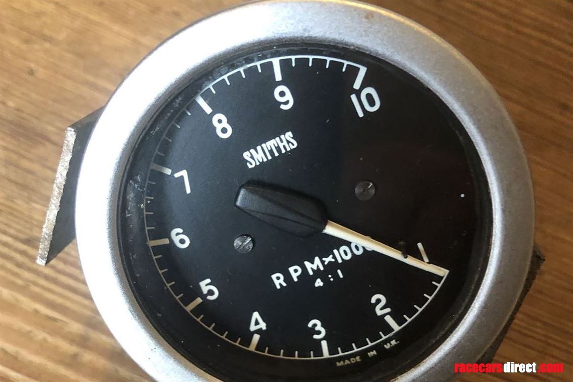smiths-mechanical-rev-counter---classicchevro