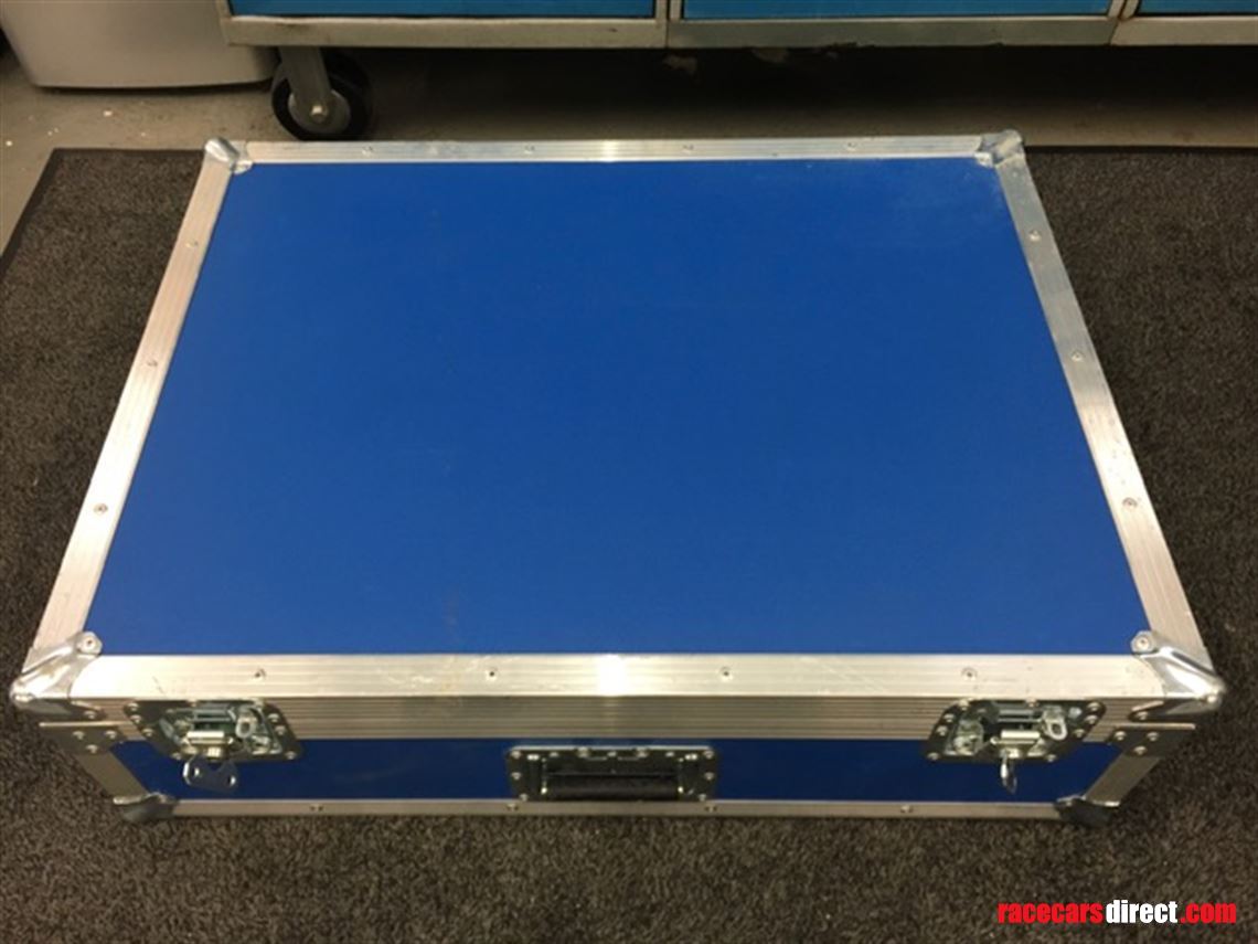 flight-case-radio-headsets