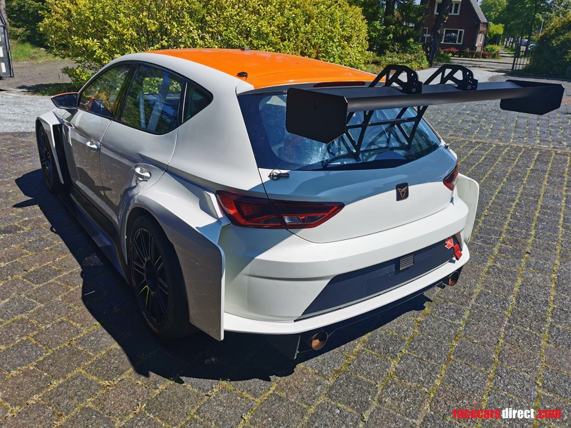 seat-cupra-tcr-seq-2016---430hp-and-lightweig