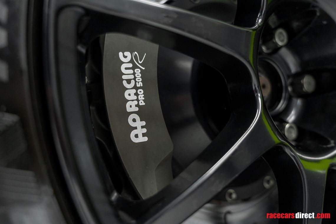 ginetta-g50-gt4-race-car