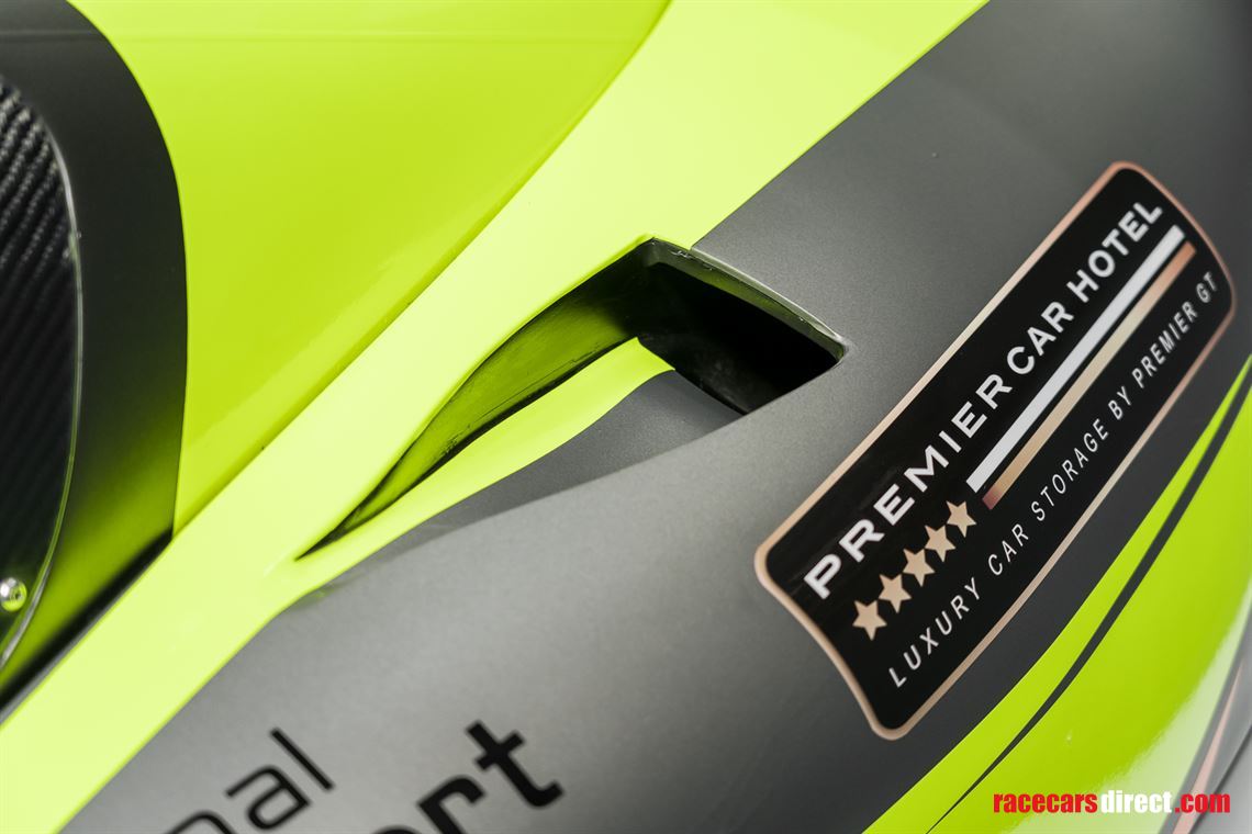 ginetta-g50-gt4-race-car