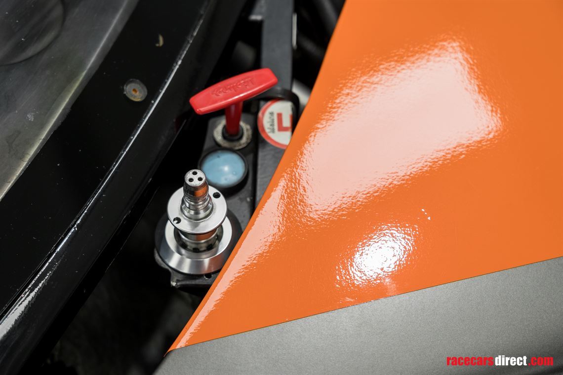 ginetta-g50-gt4-race-car