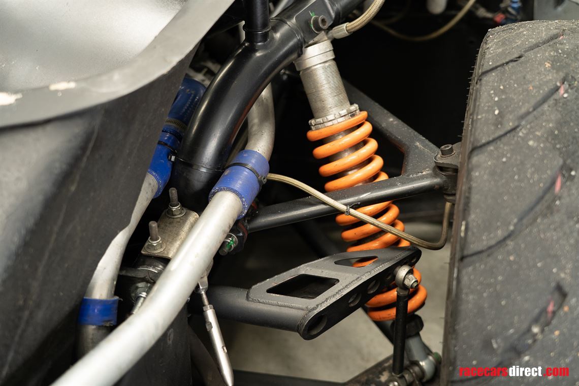 ginetta-g50-gt4-race-car