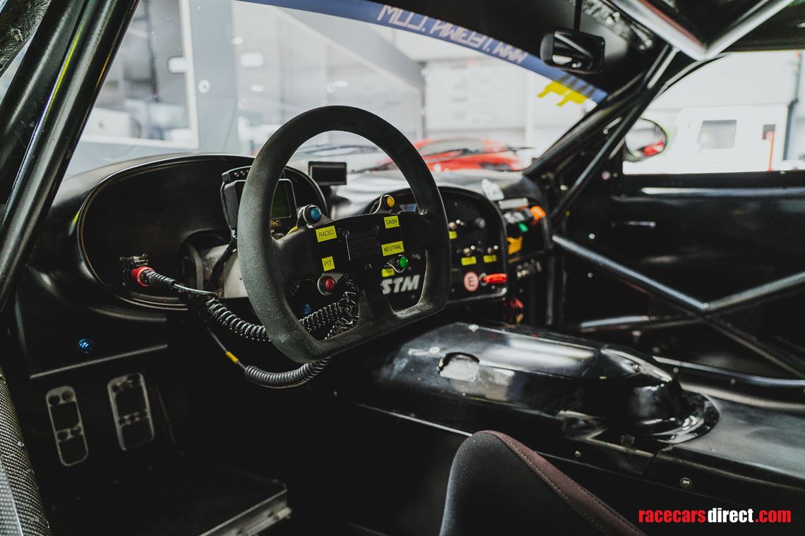 ginetta-g50-gt4-race-car