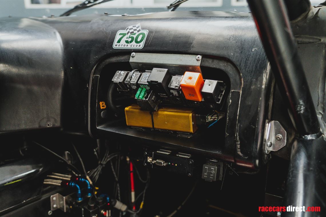 ginetta-g50-gt4-race-car