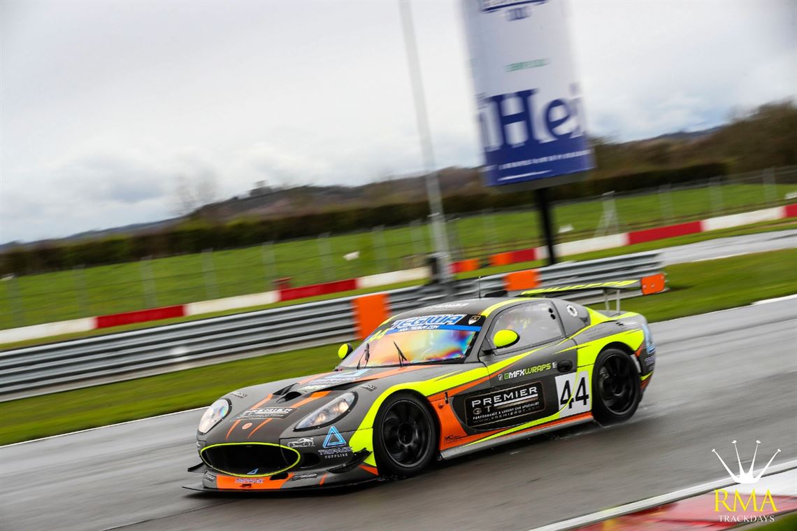 ginetta-g50-gt4-race-car