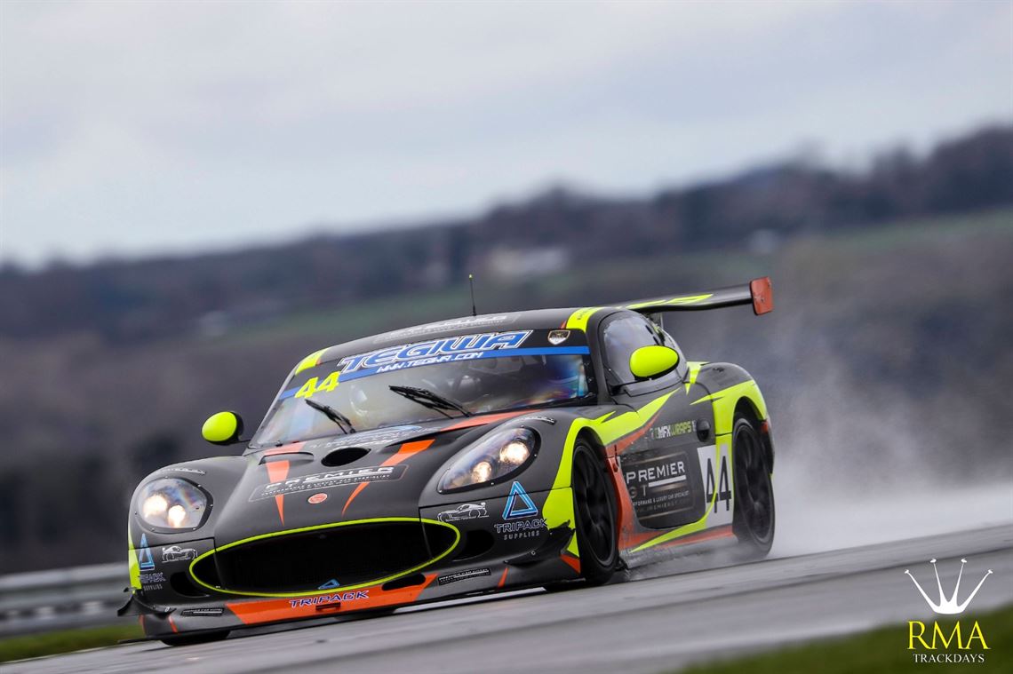 ginetta-g50-gt4-race-car