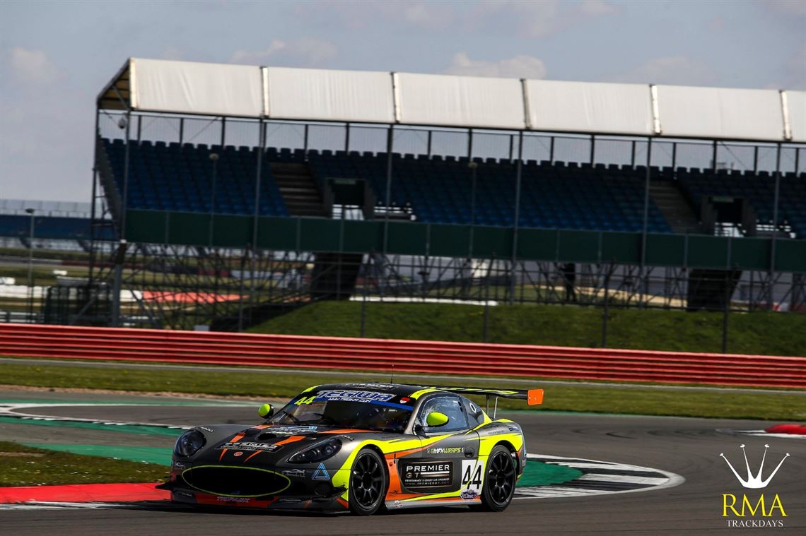 ginetta-g50-gt4-race-car
