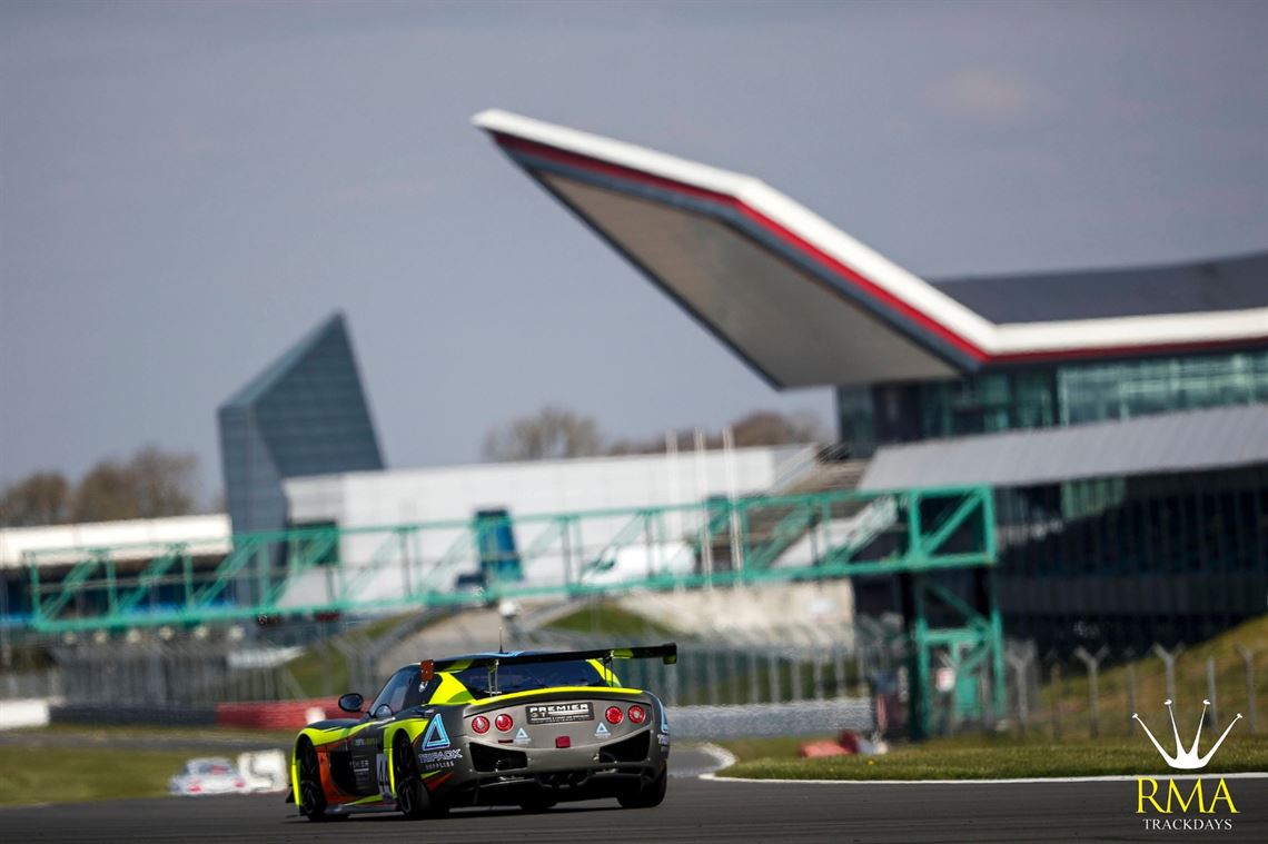 ginetta-g50-gt4-race-car