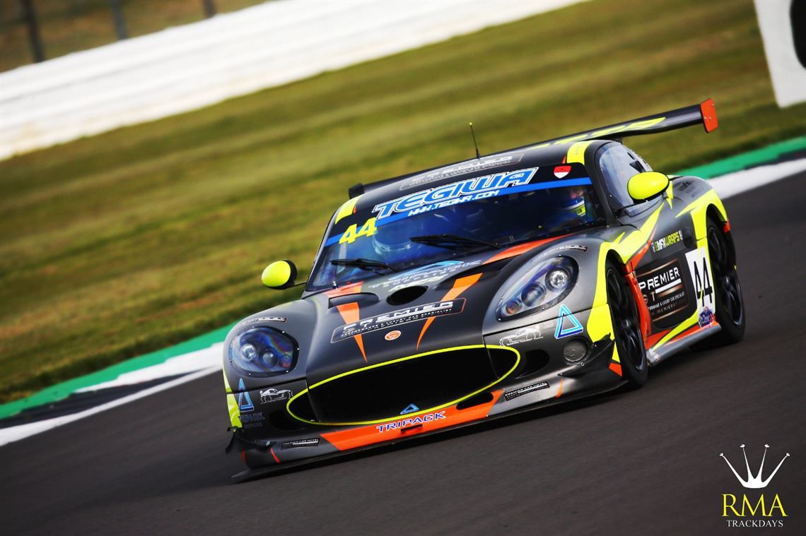 ginetta-g50-gt4-race-car