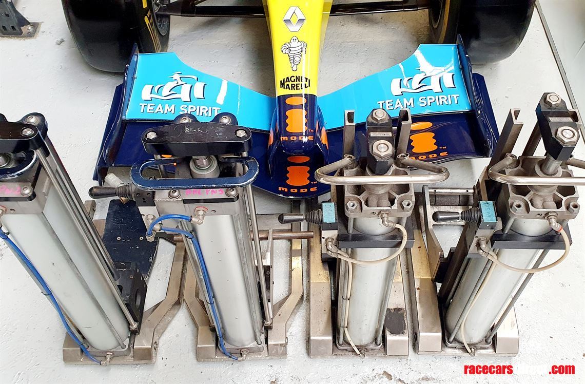 camozzi-lifters-single-seater-gt