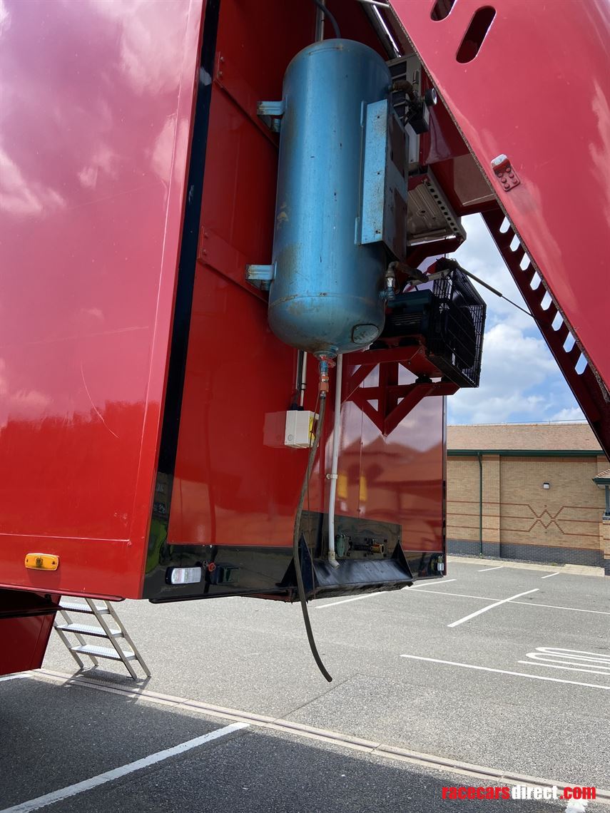 w-h-bence-race-trailer-transporter-dhollandia