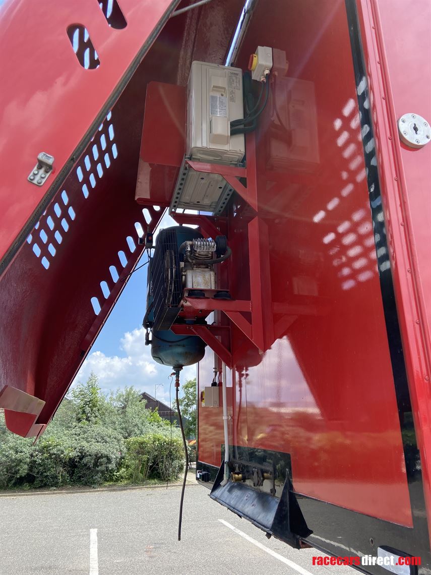 w-h-bence-race-trailer-transporter-dhollandia