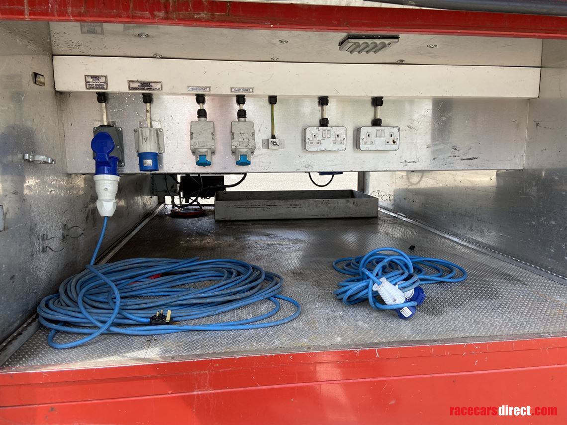 w-h-bence-race-trailer-transporter-dhollandia