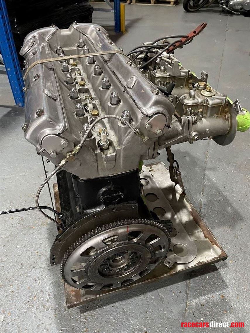 jaguar-e-type-race-engine