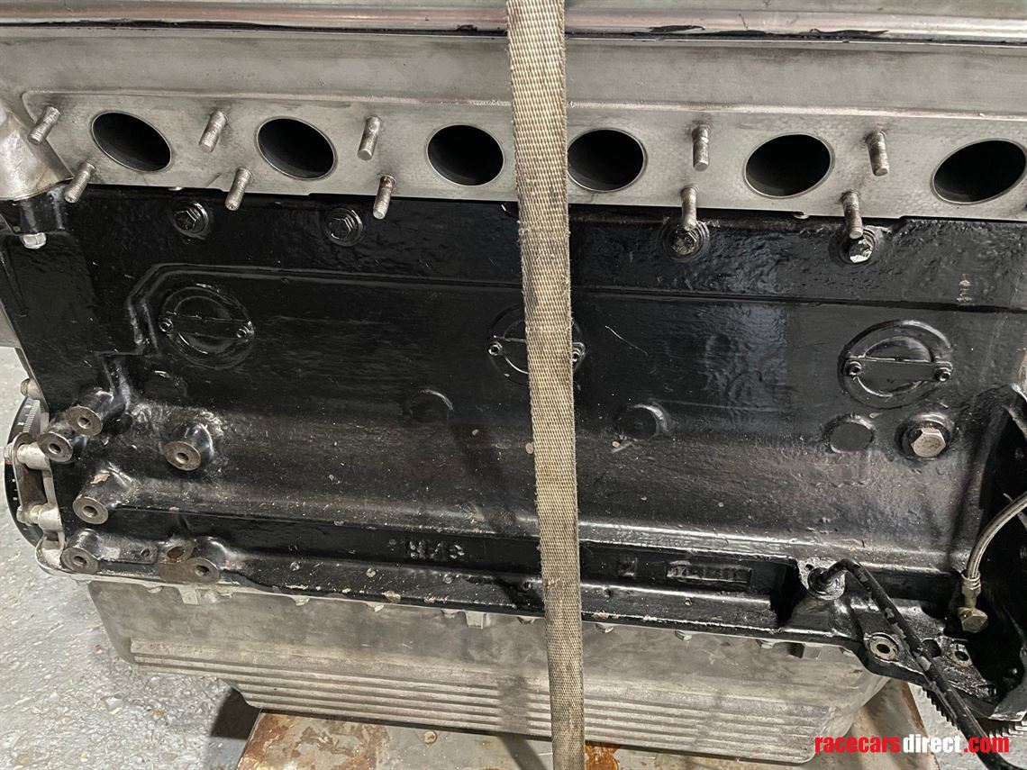 jaguar-e-type-race-engine