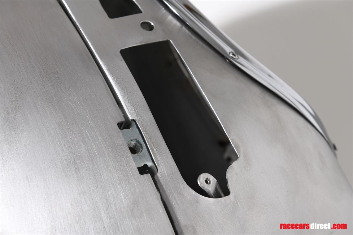 jaguar-e-type-s1s15-aluminium-bonnet