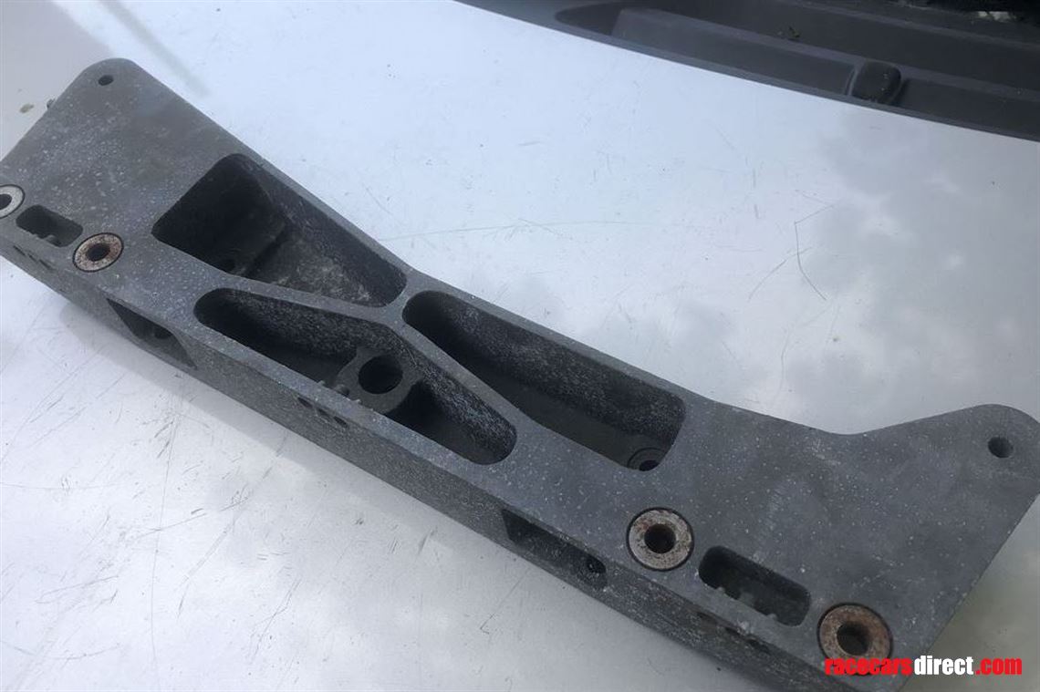 dallara-f397-magnesium-mounting-plate