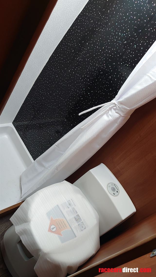 mercedes-camper-van-new-conversion-3-berth-to