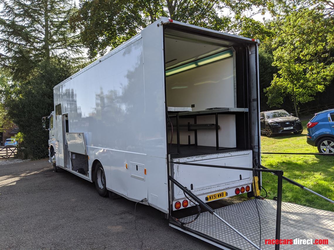 mercedes-atego-18t-rigid-racecar-transporter