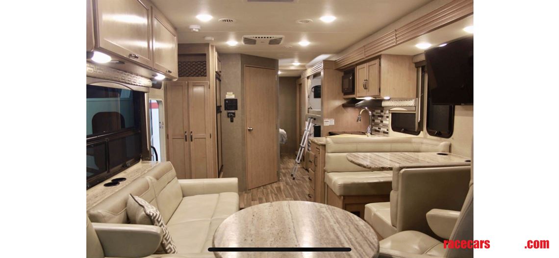 2017-ford-thor-ace-bunkhouse-301motorhome-500