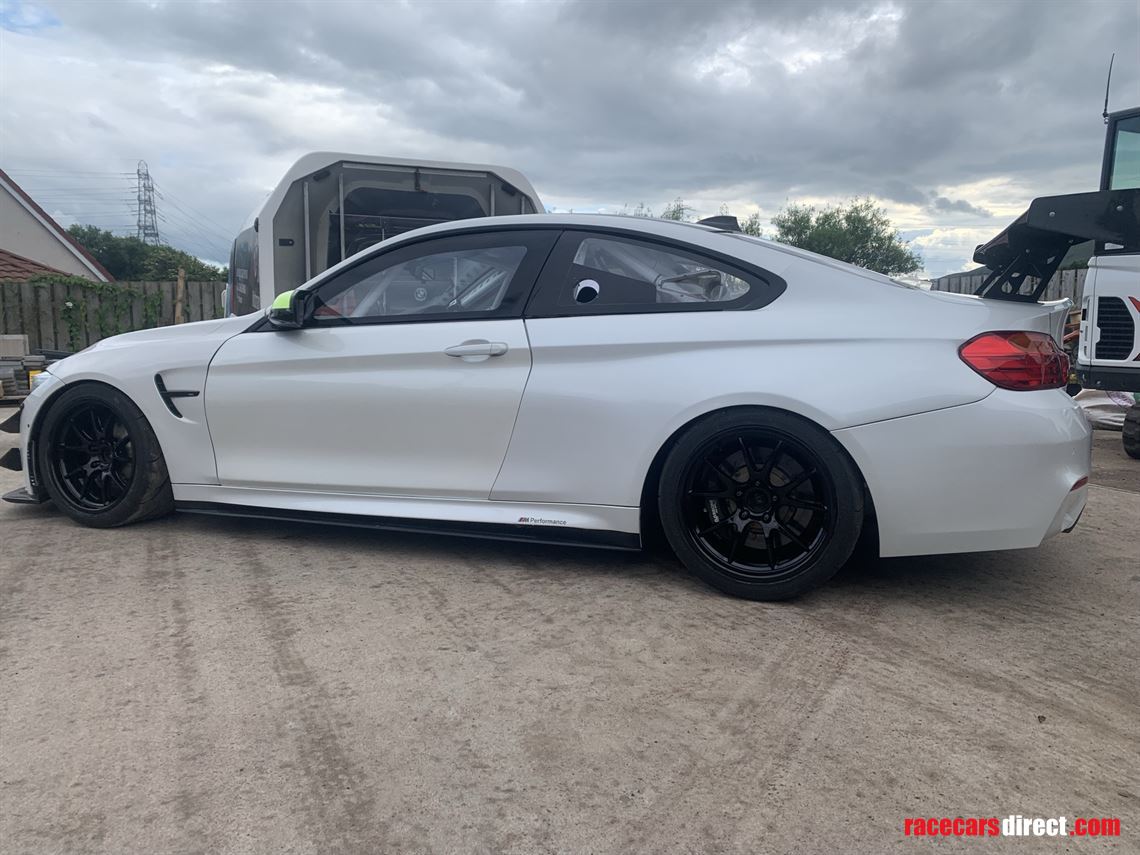 Ready To Race: The 2015 BMW M4 Coupe MotoGP Safety Car