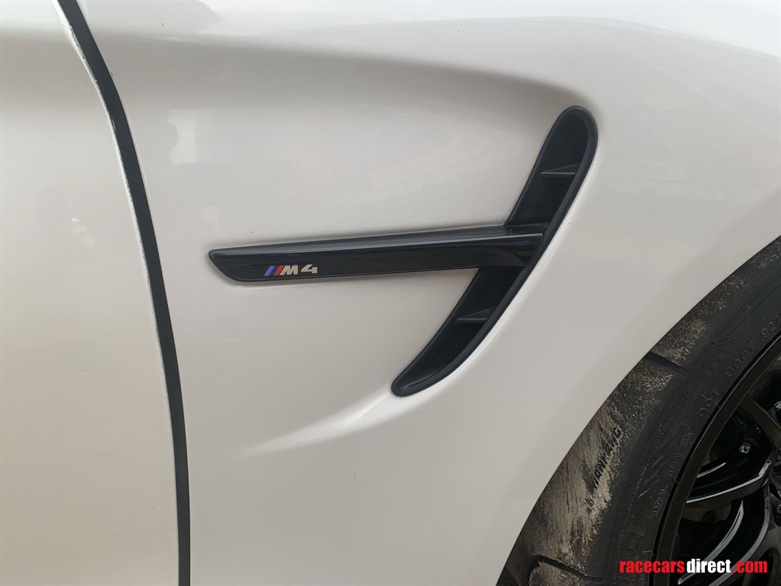 Ready To Race: The 2015 BMW M4 Coupe MotoGP Safety Car