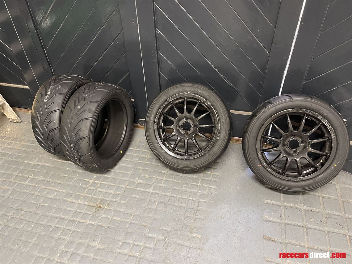 clio-182-750mc-championship-spec-car