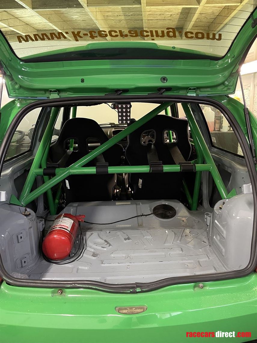 clio-182-750mc-championship-spec-car