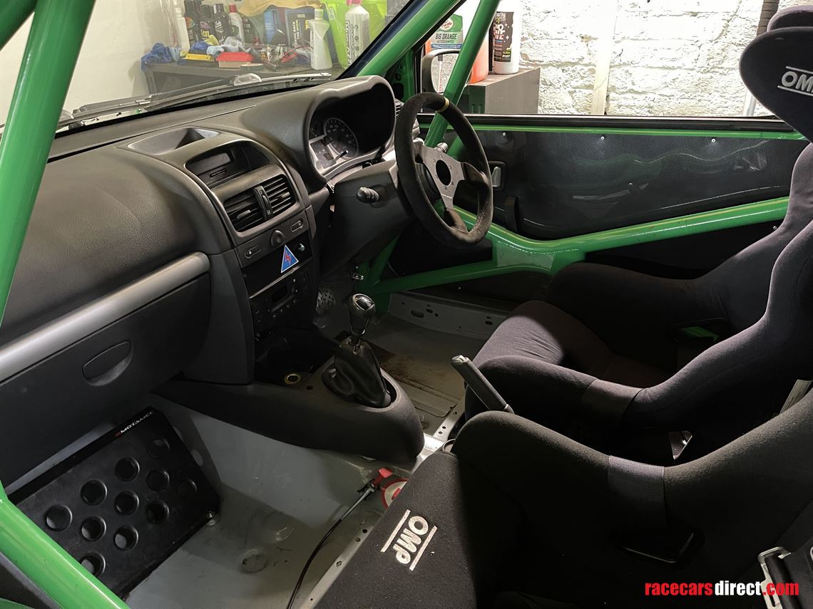 clio-182-750mc-championship-spec-car