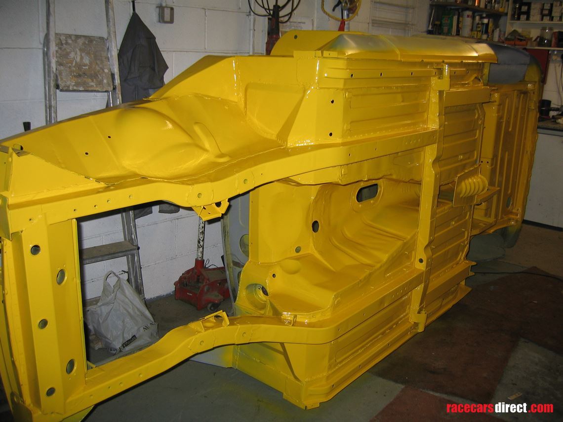 mg-mgb-gt-v8-race-track-car