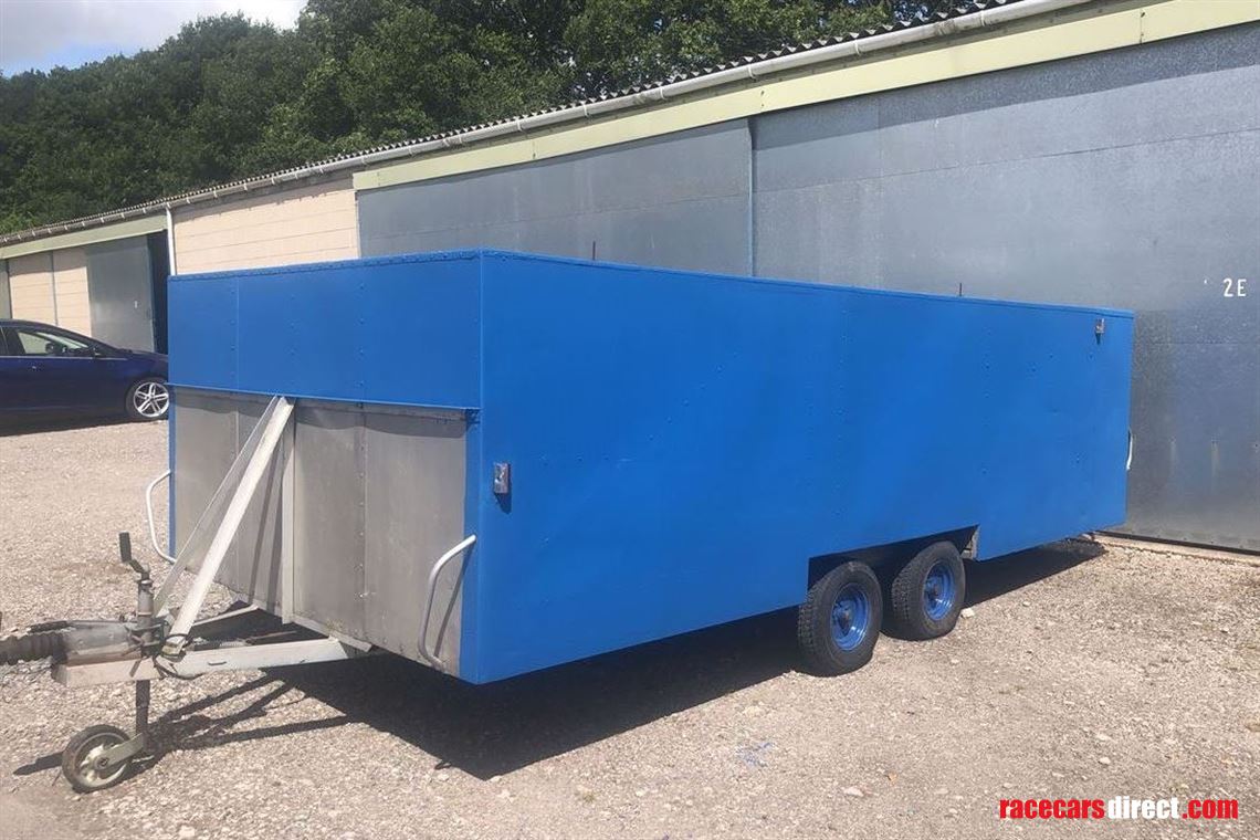 large-enclosed-4-wheel-trailer