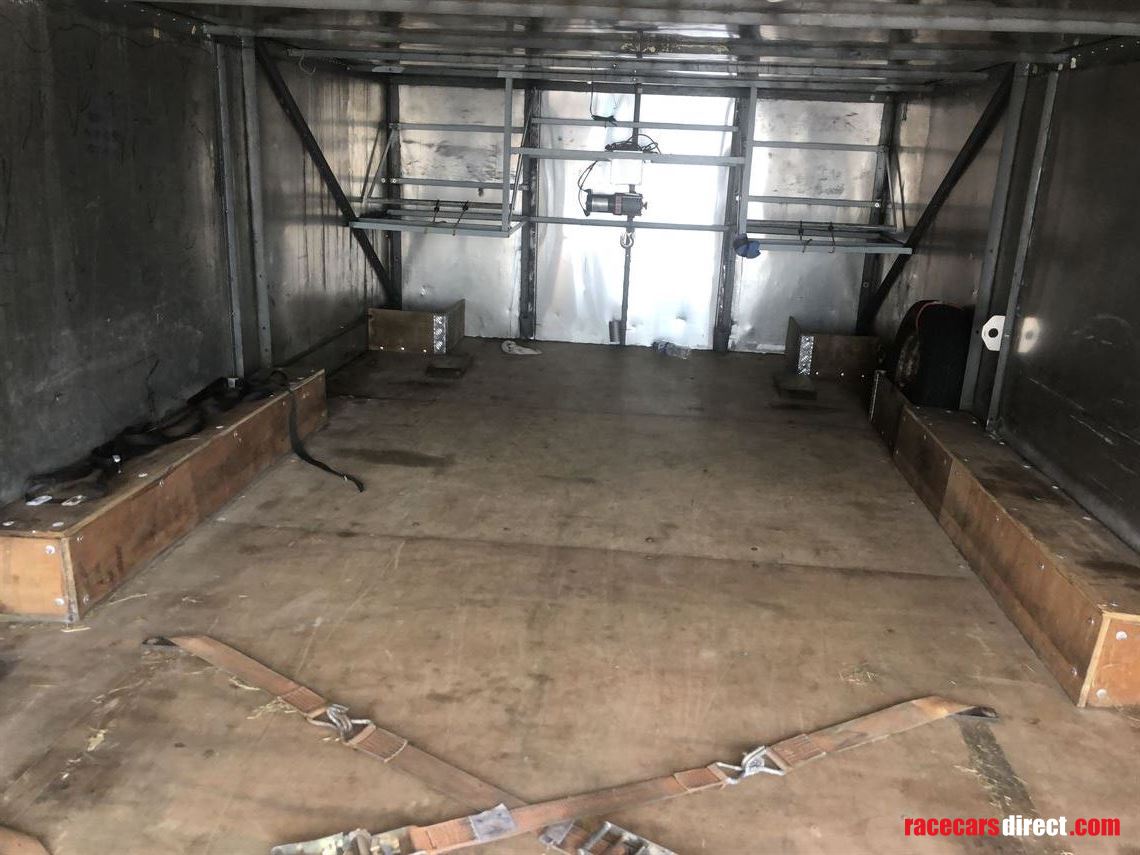 large-enclosed-4-wheel-trailer